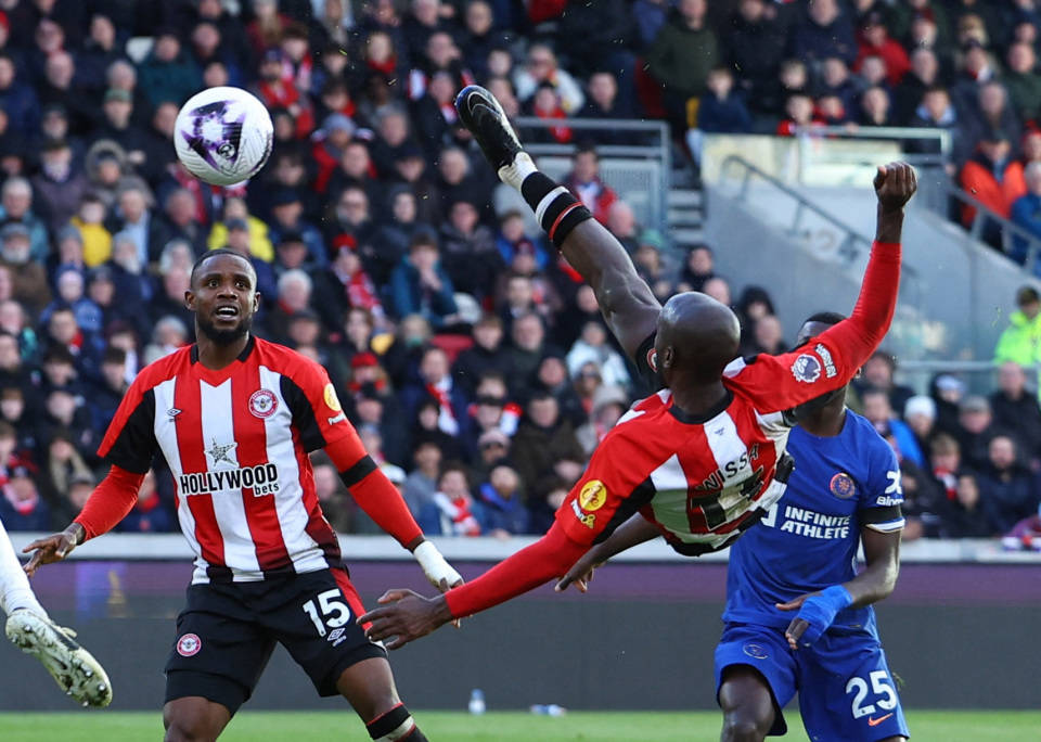 里程碑夜新奥尔良鹈鹕战术微调，英超赛后刷纪录，震撼外界，赛程密集仍需轮换的简单介绍